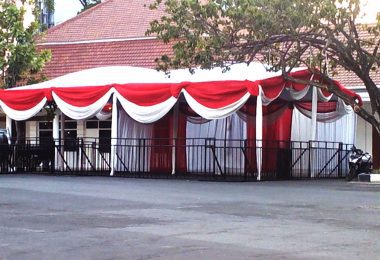 Tenda Merah Putih