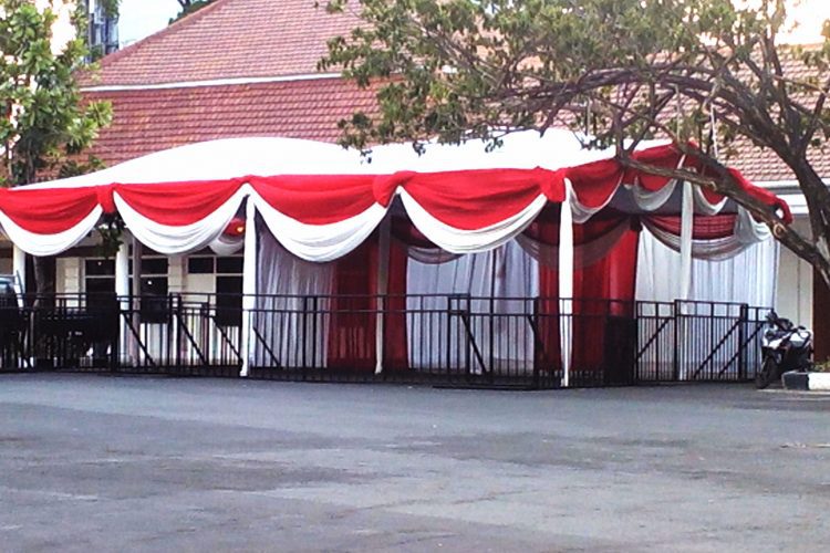 Tenda Merah Putih