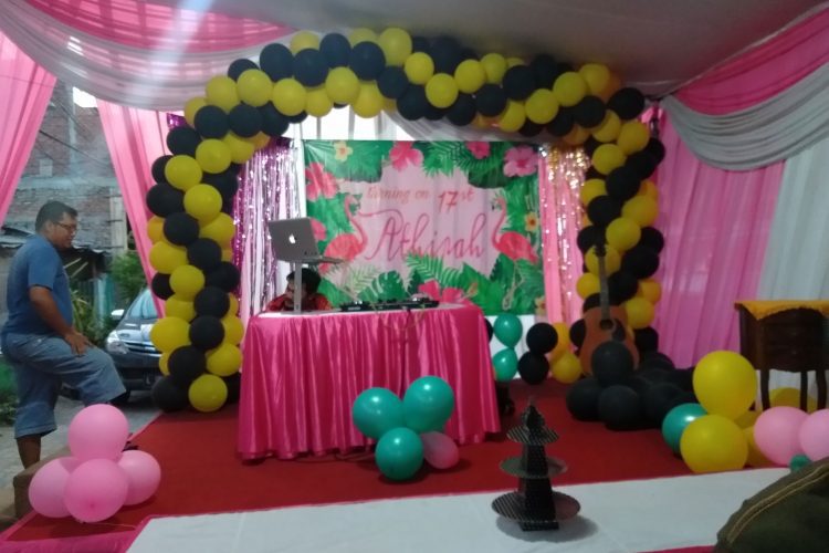 Tenda Slayer dan Panggung